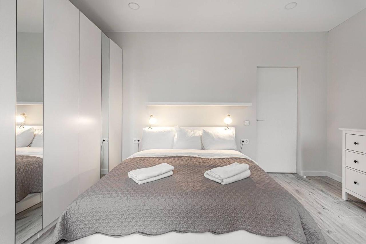 Happy Inn Vip, Self Check-In-24X7, A-C, Parking-In-The-Underground-Garage Vilna Exterior foto